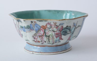 Lot 421 - Chinese famille rose bowl