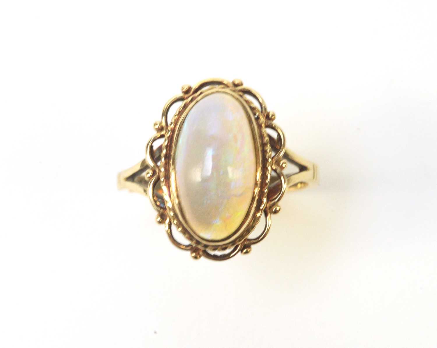 Lot 80 - An opal ring.
