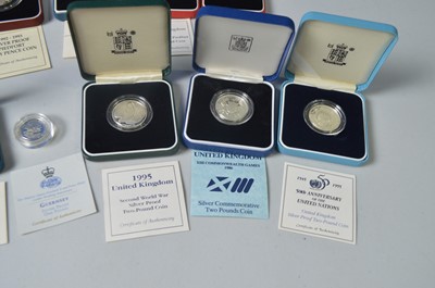Lot 197 - Silver proof 50p's, £1's and others