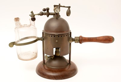 Lot 1353 - An early 20th Century vaporizer