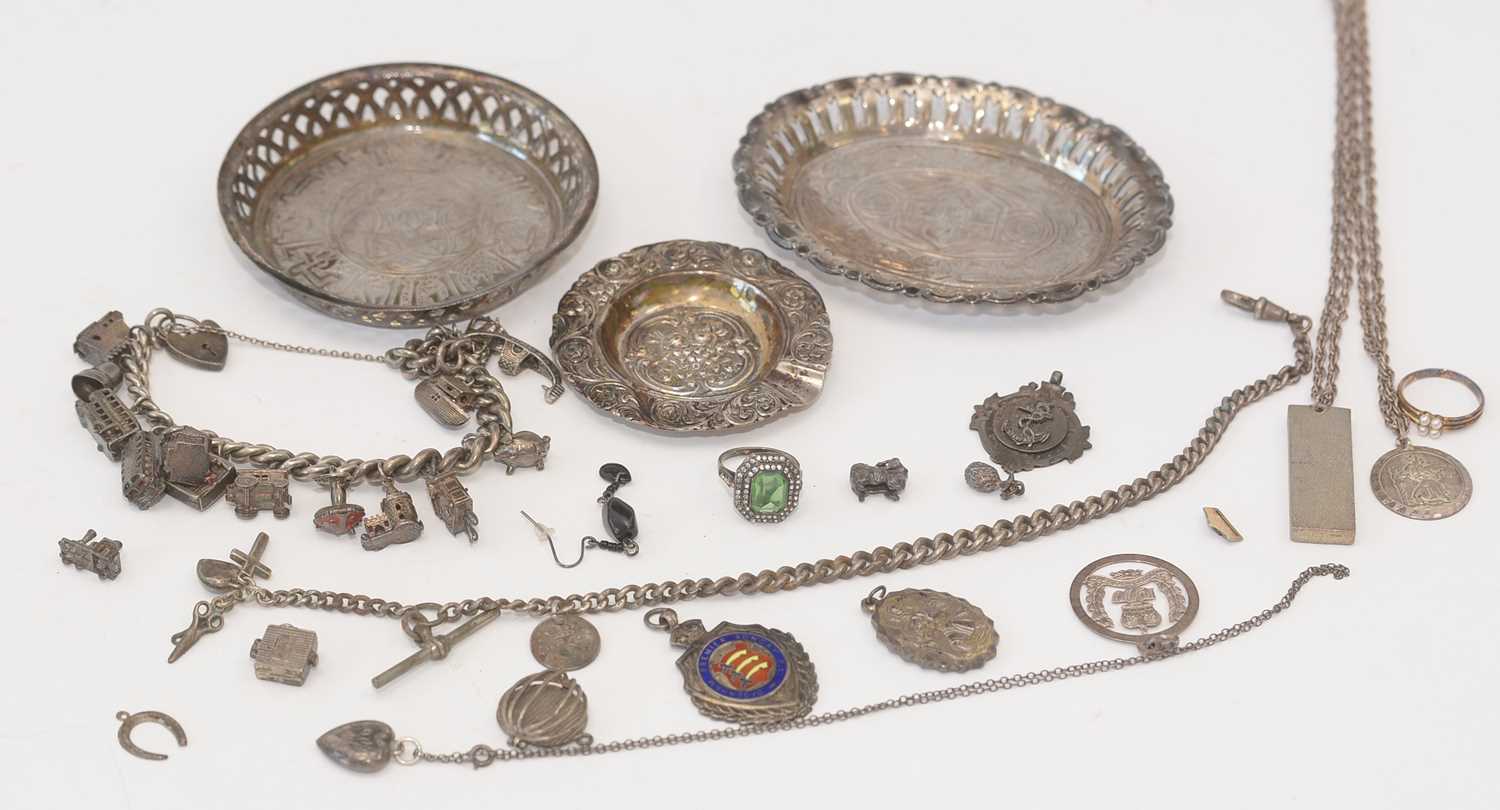 Lot 193 - Silver jewellery and other items