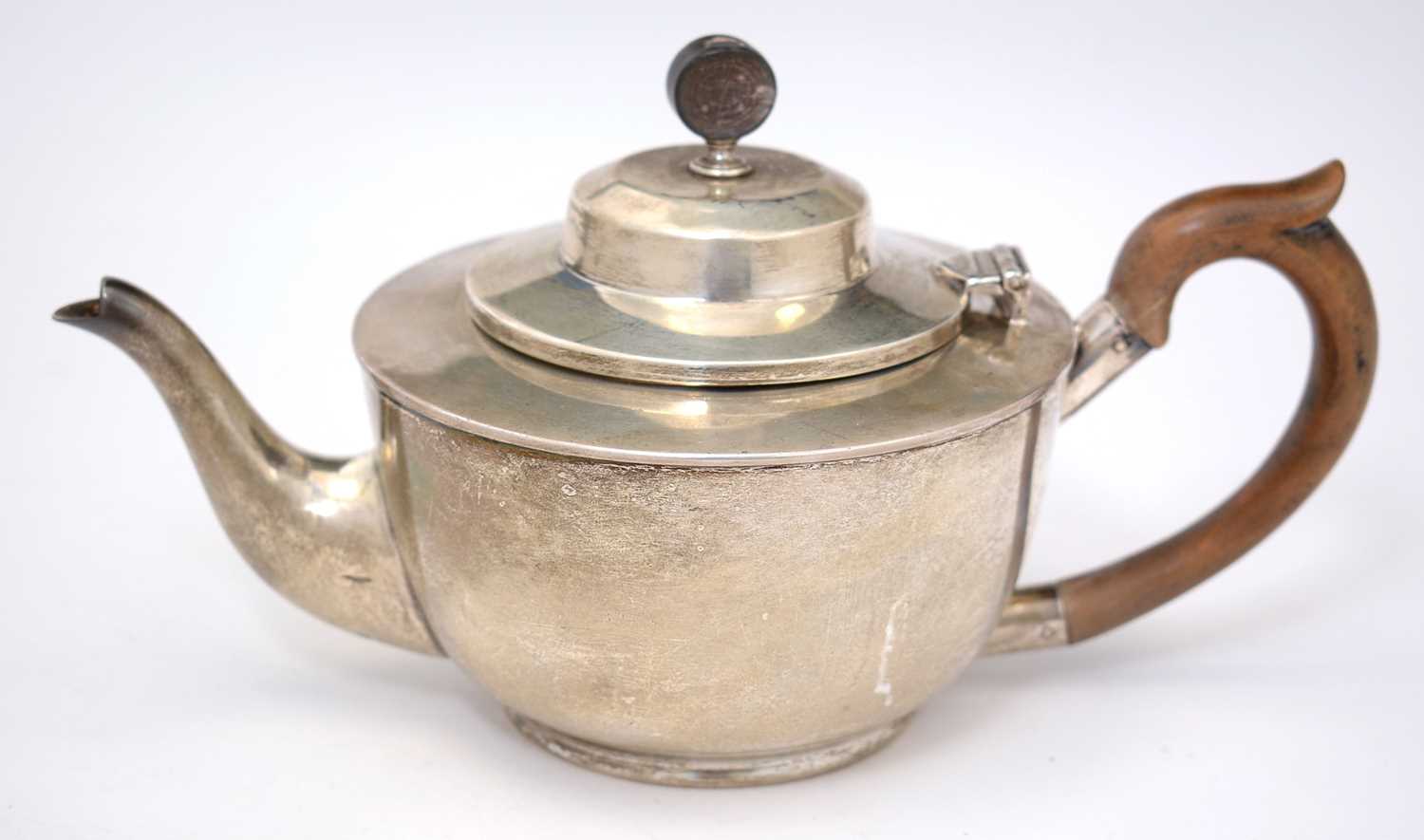Lot 196 - Silver teapot
