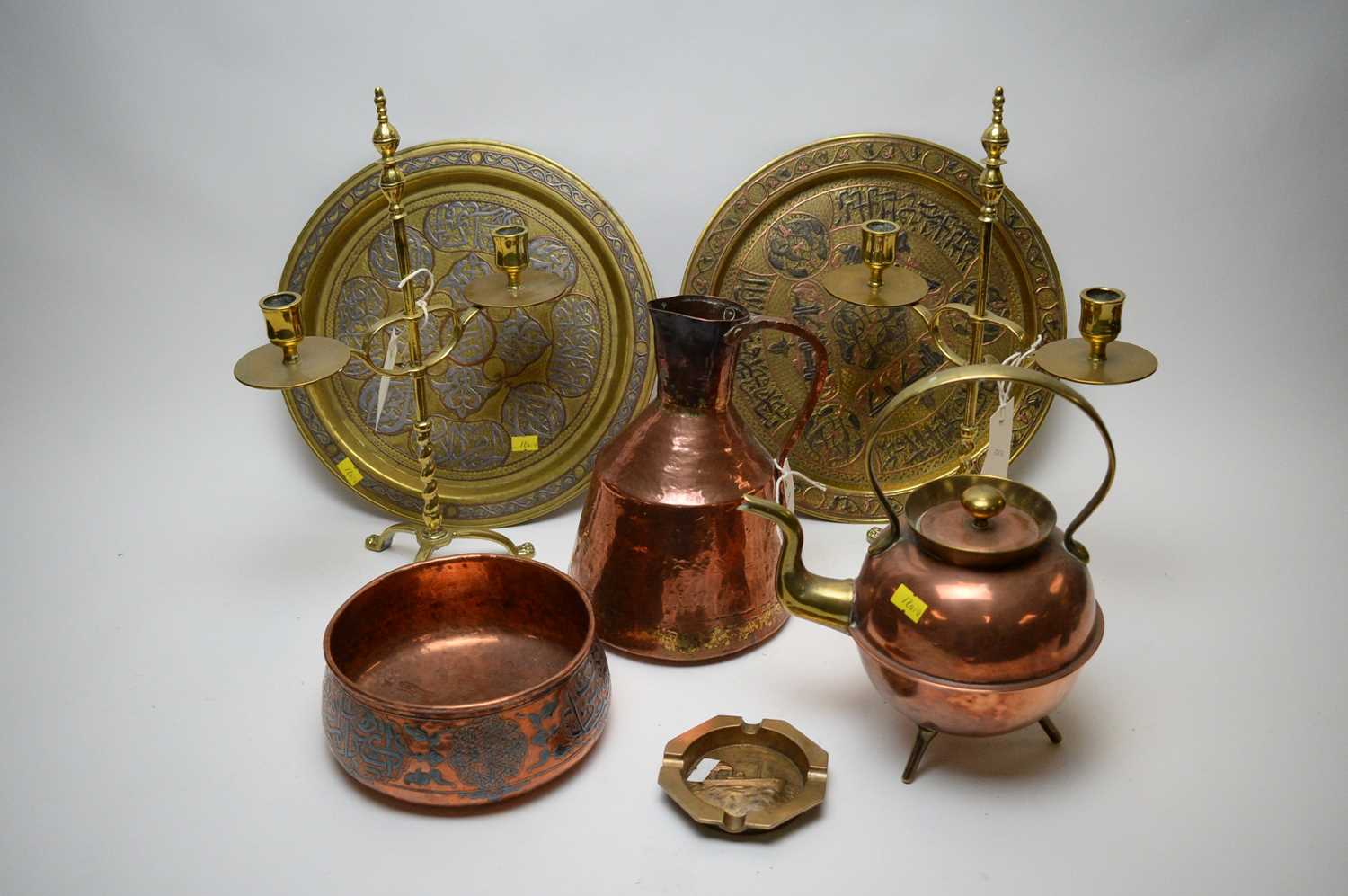 Lot 267 - A quantity of copper and brassware