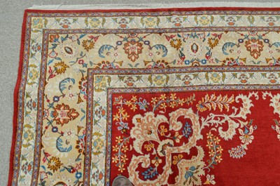 Lot 672 - Fine Kashan carpet