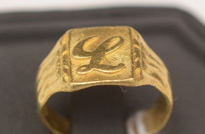 Lot 239 - Chinese high carat gold signet ring.