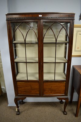 Lot 129 - Early 20th C mahogany display cabinet