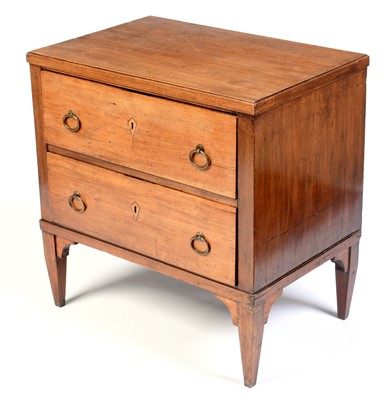 Lot 624 - 19th Century Continental mahogany chest of drawers