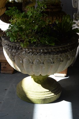 Lot 158 - Early 20th C composite stone garden urn.
