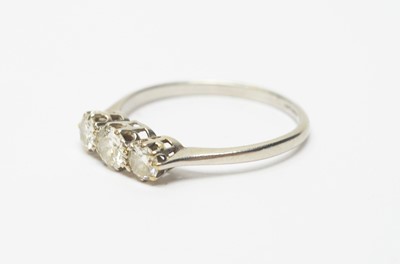 Lot 37 - A three-stone diamond ring