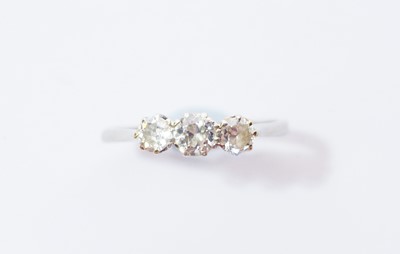 Lot 37 - A three-stone diamond ring