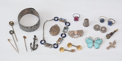 Lot 317 - Selection of silver and other jewellery.