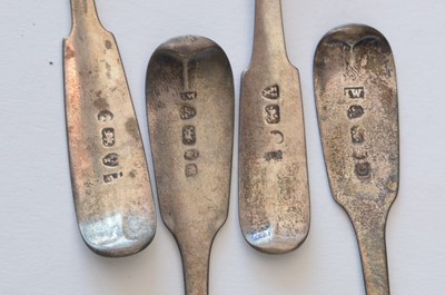 Lot 258 - Selection of Georgian silver teaspoons.