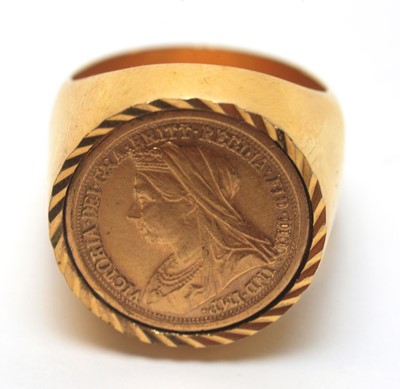 Lot 214 - Gold half sovereign ring