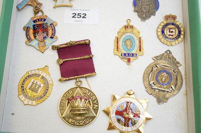 Lot 252 - Selection of Masonic interest medallions.