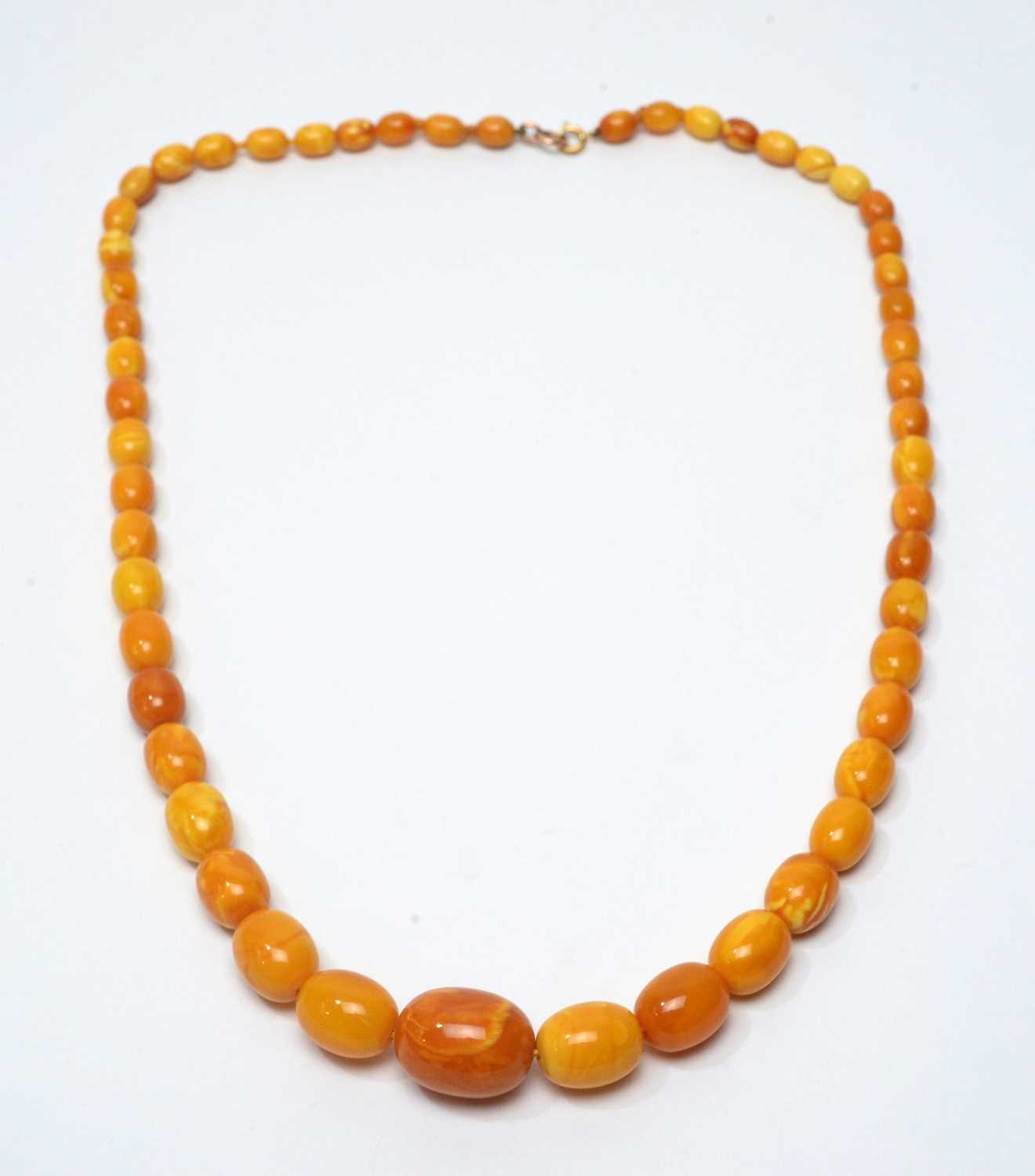 41 g Antique Baltic Amber necklace old honey butterscotch egg yolk colour,  vintage - Catawiki