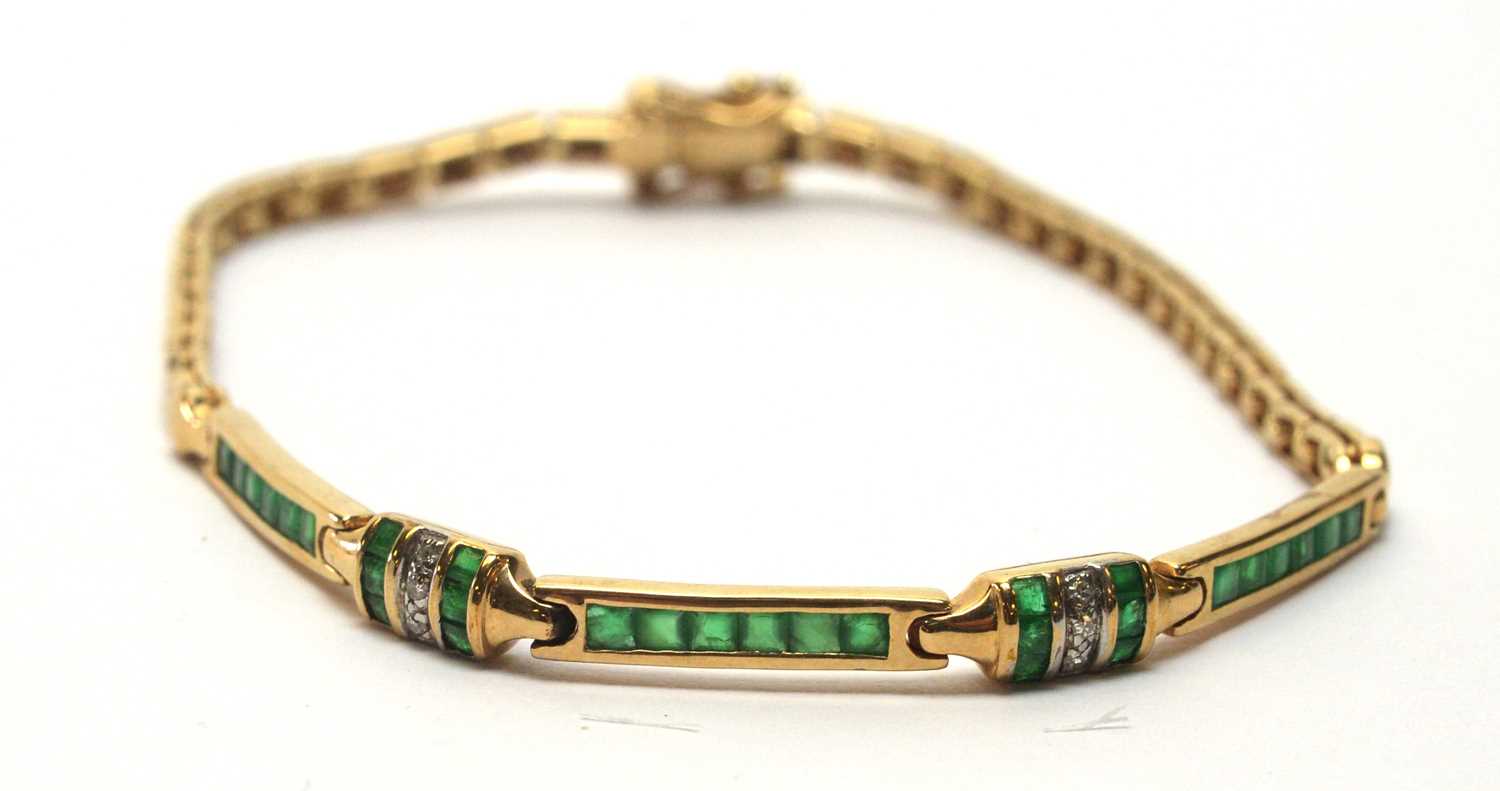 Lot 219 - Emerald and diamond set bracelet