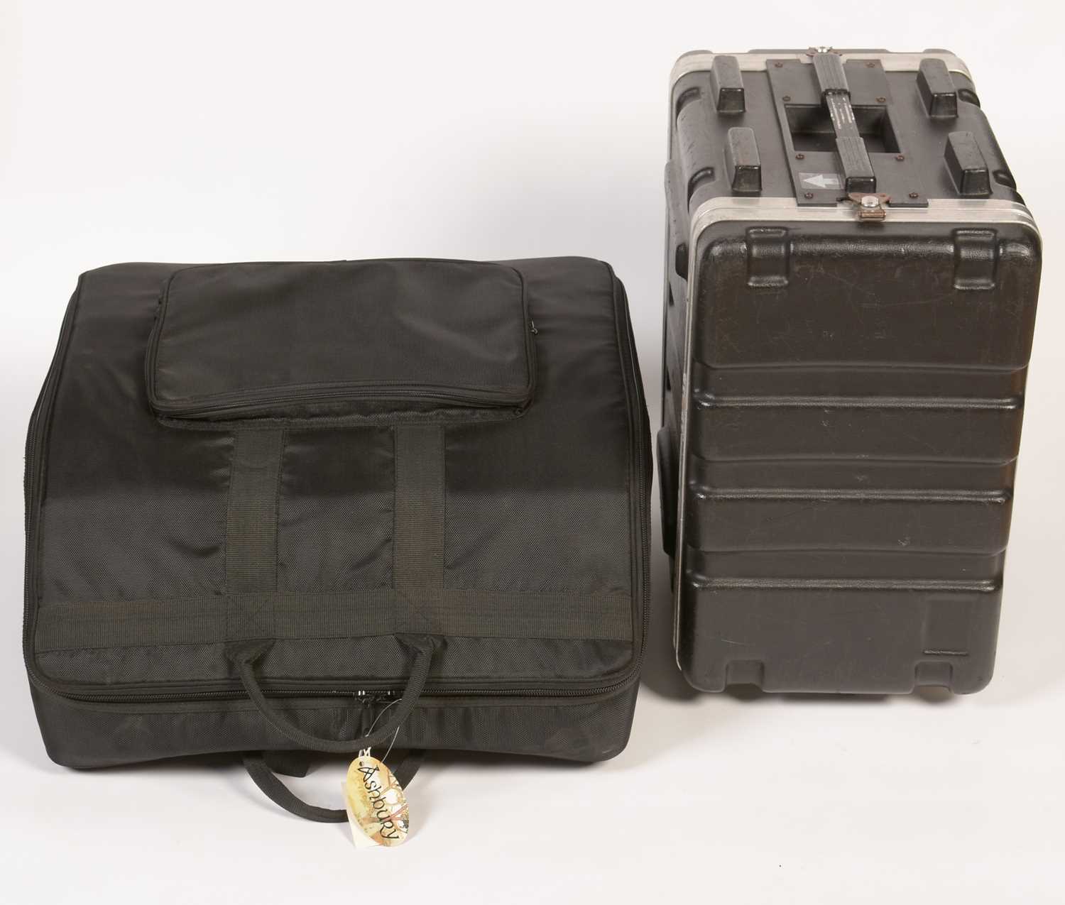 Accordion case best sale 120 bass