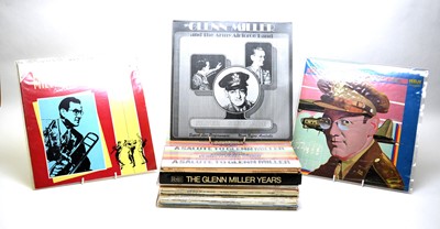 Lot 978 - 25 Glenn Miller LPs