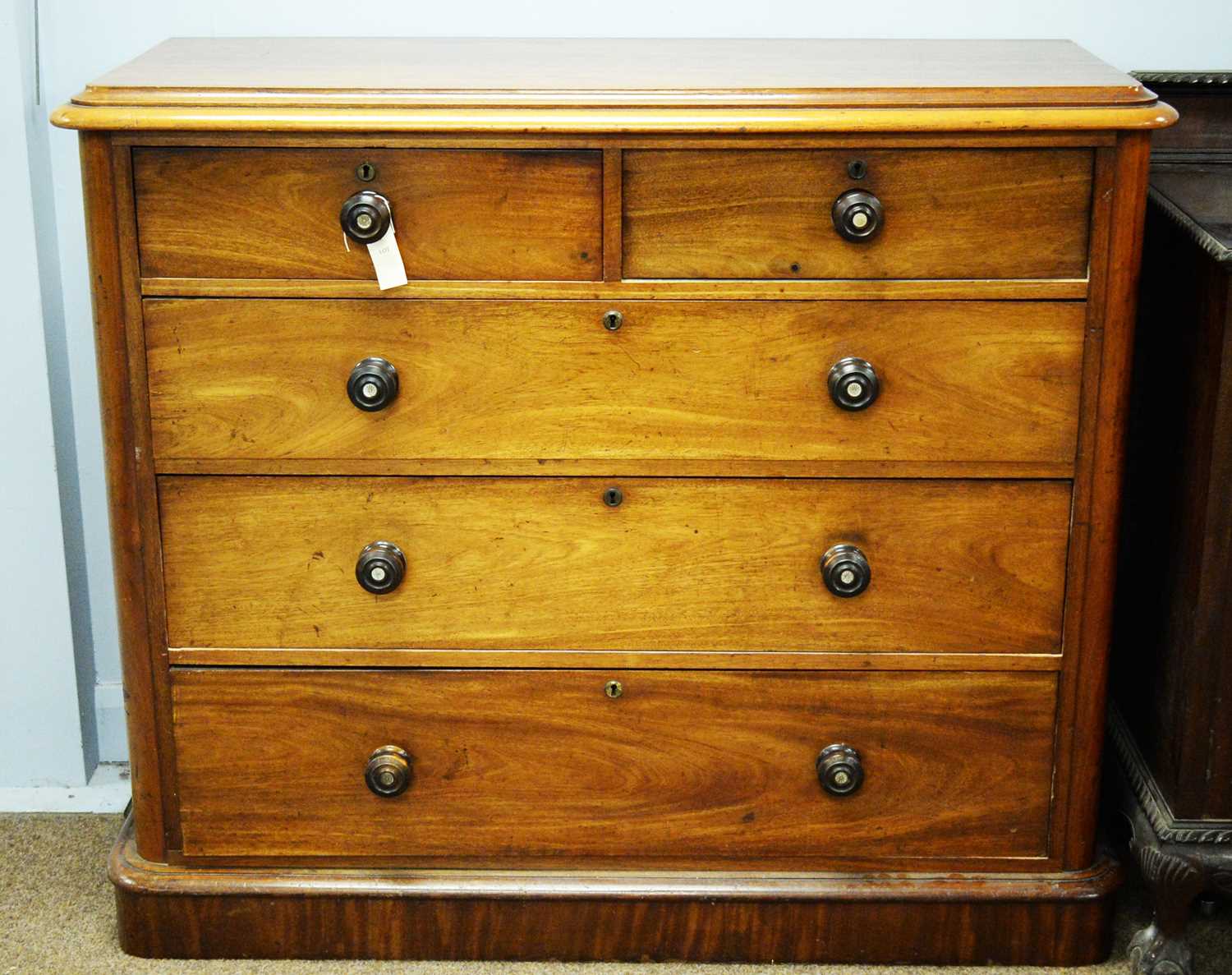 Lot 91 - A Victorian mahogany chest of drawers
