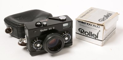 Lot 1359 - A Rollei 35S camera in black.