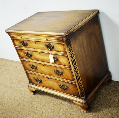 Lot 2 - Early 20th C mahogany bachelor's chest.