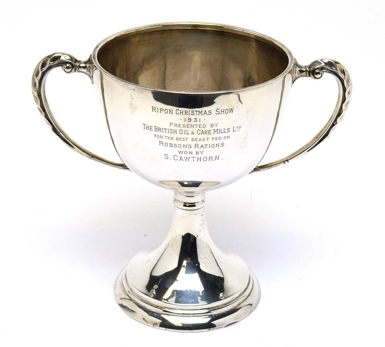 Lot 187 - A George V silver trophy cup