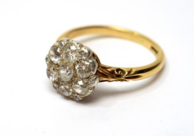 Lot 43 - A Victorian diamond cluster ring
