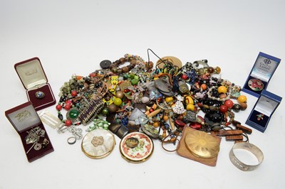 Lot 309 - Collection of silver and costume jewellery