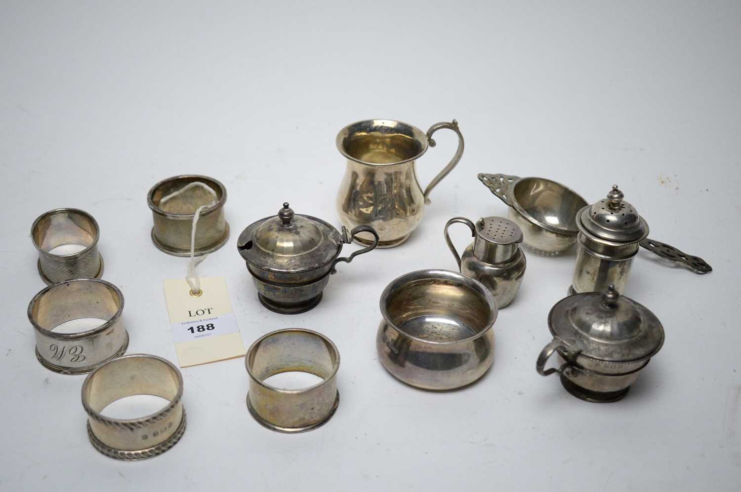 Lot 188 - A selection of silver items
