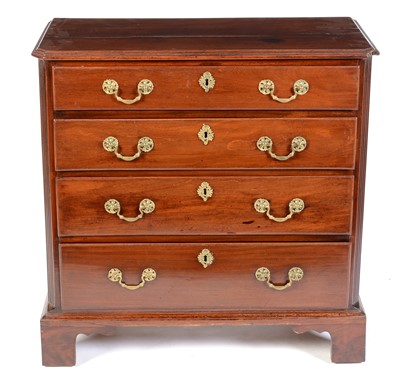 Lot 622 - Late George III mahogany chest of drawers