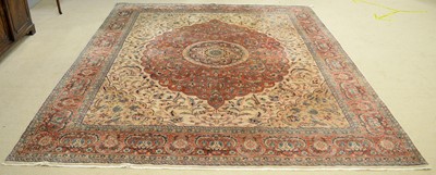 Lot 118 - A Kashan carpet