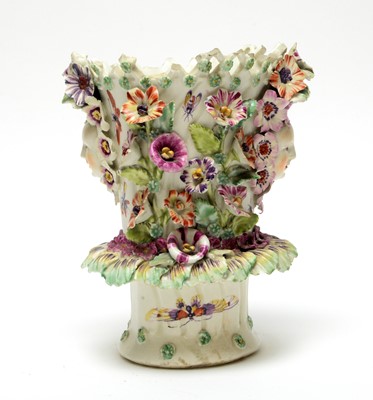 Lot 480 - Derby Frill vase