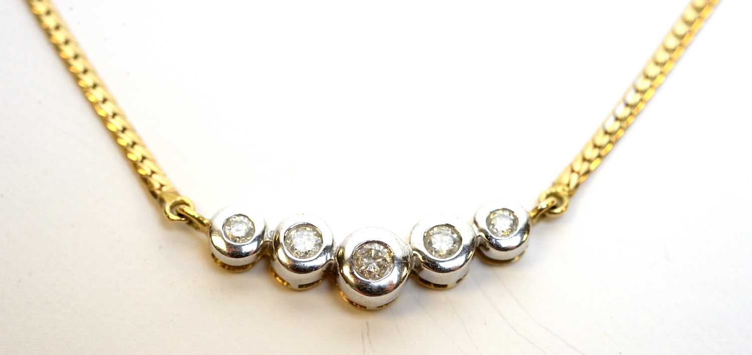 Lot 185 - Diamond necklace