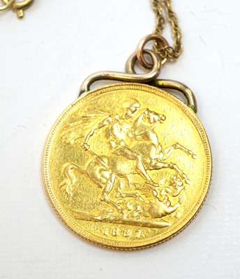 Lot 223 - A Queen Victoria gold sovereign pendant