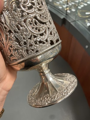 Lot 264 - Silver siphon stand