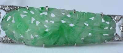 Lot 60 - Art Deco jade and diamond brooch