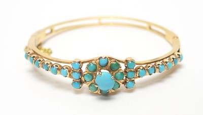 Lot 81 - A Victorian-style turquoise bangle