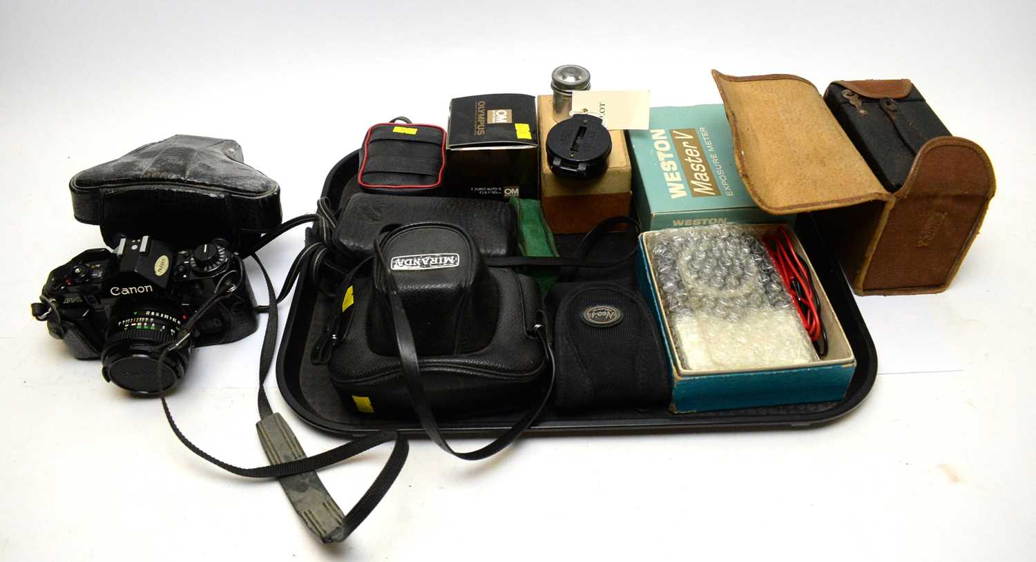 Lot 529 - A selection of cameras including Kodak, Canon and Pentax