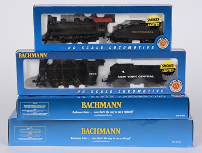Lot 113 - Four Bachmann HO-gauge model steam locomotives and tenders