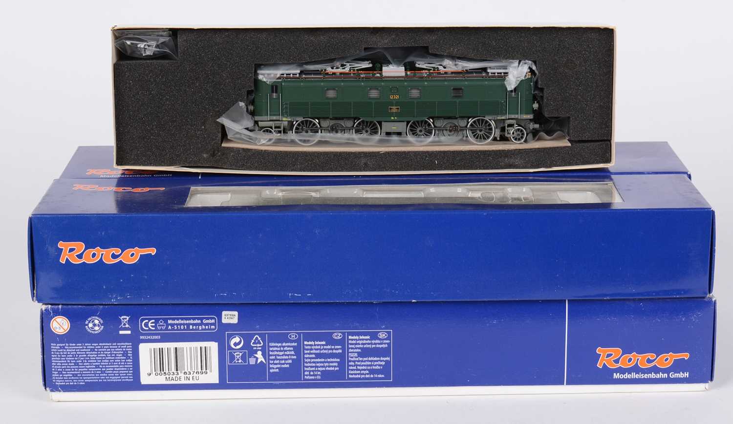 Lot 214 - Five Roco HO-gauge diesel electric locomotives