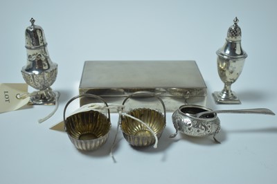 Lot 142 - A selection of antique and vintage silver