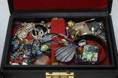 Lot 302 - Costume jewellery and other items.