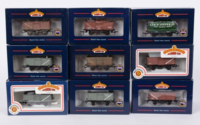 Lot 343 - Twenty Bachmann 00-gauge wagons