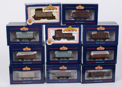 Lot 359 - Twenty Bachmann 00-gauge freight stock items