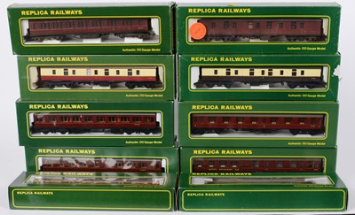 Lot 365 - Replica Railway 00-gauge rolling stock