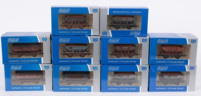 Lot 368 - Dapol 00-gauge model railway rolling stock