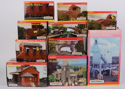 Lot 378 - Hornby Scaledale 00-gauge railway models