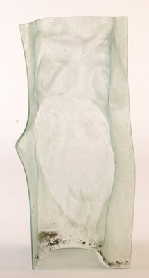 Lot 13 - A contemporary glass sculpture