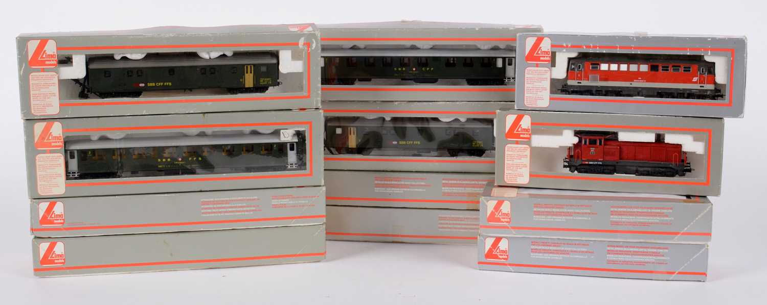 Lot 37 - LIMA HO-gauge locomotives and other model railway carriages.