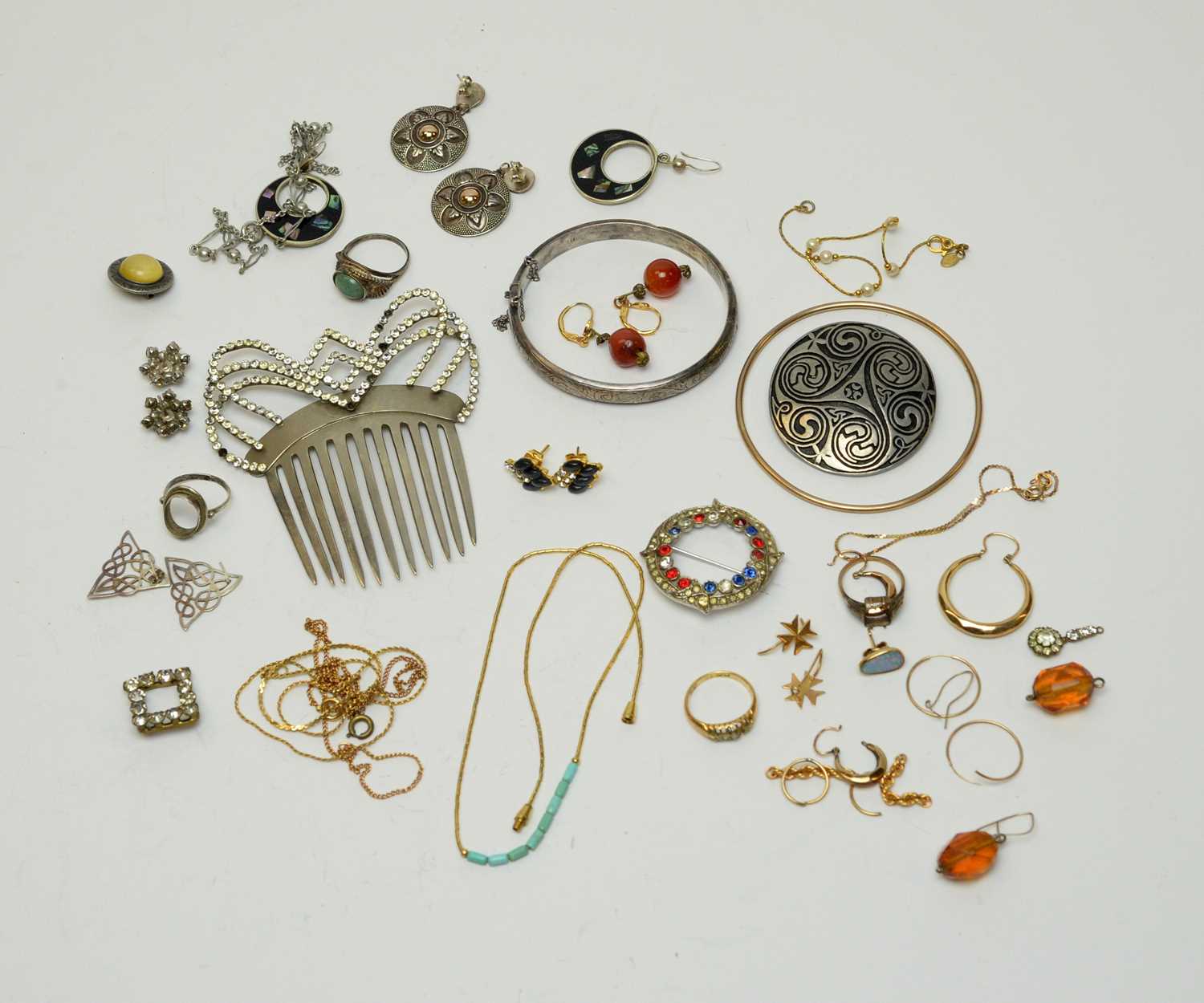 Lot 111 - A selection of gold jewellery parts and